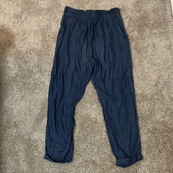 Women’s pants - Picture 2 of 3